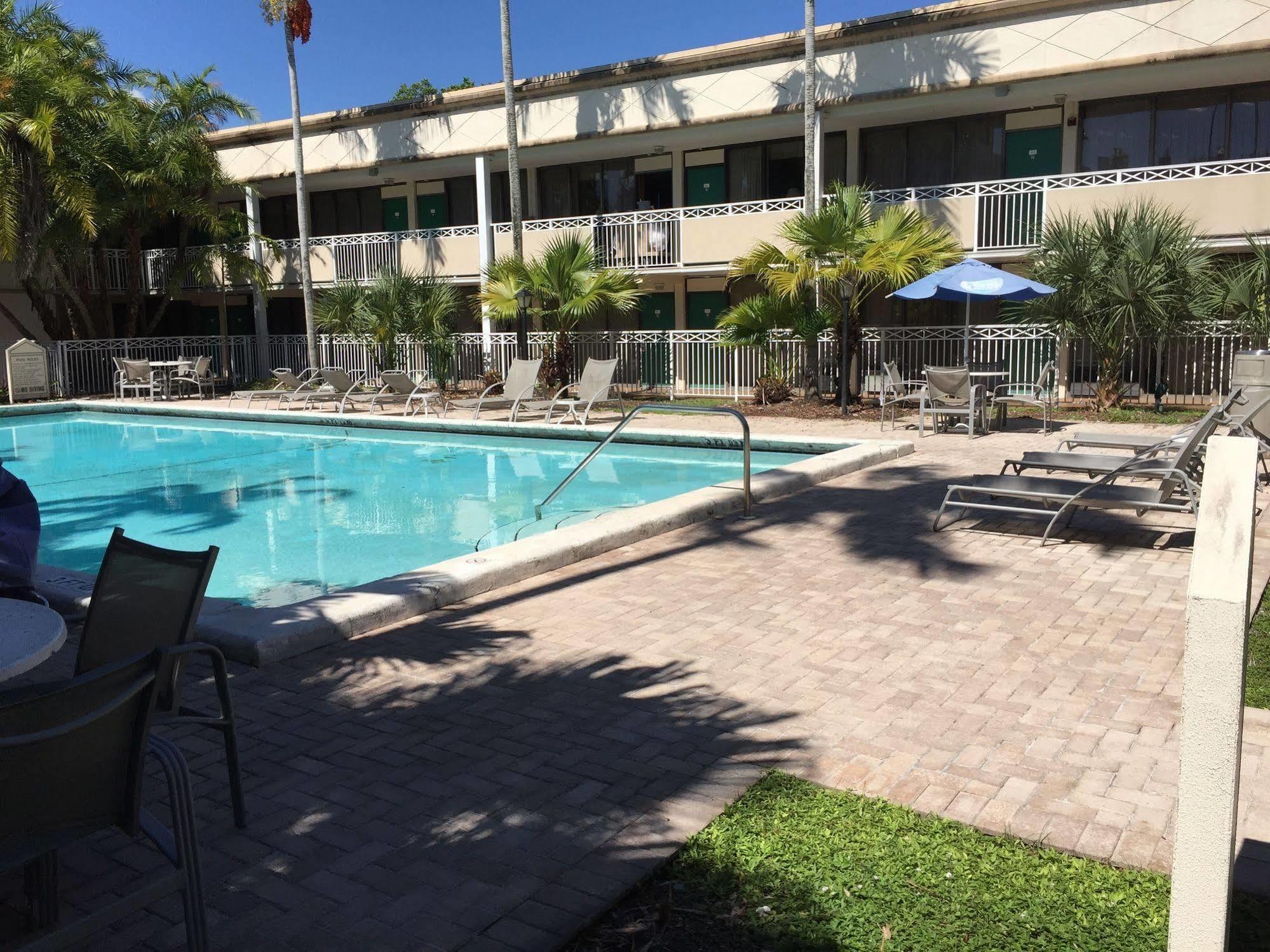 Sawgrass Inn & Conference Center Plantation Exterior photo